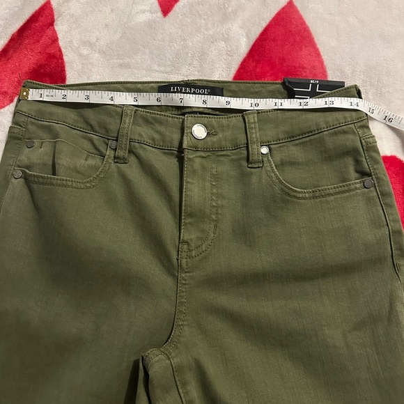 NEW Liverpool Los Angeles
Hannah Mid Rise Flare Leg Jeans in Spanish Olive - Picture 12 of 16